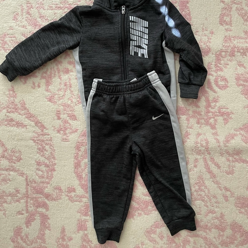 Nike dryfit two piece.